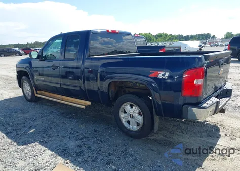 2010 Chevrolet Silverado 1500 Lt z USA, uszkodzony, nr VIN 1GCSKSE33AZ271035